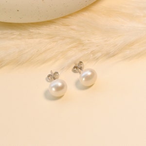 Natural 8mm Freshwater Pearl Pearl Stud Earrings, High Quality AAAA Flat White Button Pearls, Minimalist Earrings, 925 Sterling Silver