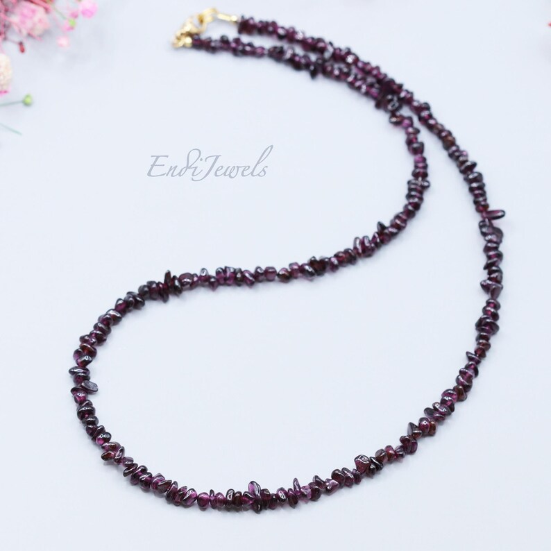 Natürliche Granat 3 mm bis 5 mm Chips Perlen Halskette, Dehnbar Armband, Echte Lila Edelsteine Tägliche Wasserdichte Halskette, Geschenk für Sie Bild 4