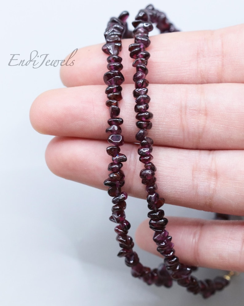 Natürliche Granat 3 mm bis 5 mm Chips Perlen Halskette, Dehnbar Armband, Echte Lila Edelsteine Tägliche Wasserdichte Halskette, Geschenk für Sie Bild 2