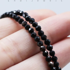 Natürliche schwarze Turmalin winzige 3 mm facettierte Perlen-Halskette, dehnbares Armband, echte Edelstein-wasserdichte zierliche tägliche geschichtete Perlen-Halskette Bild 8