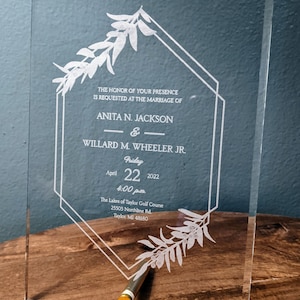Selbststehende Kristall gravierte Hochzeitseinladung