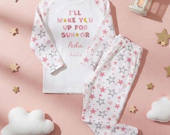 I'll Wake You for Sahoor roze pyjama voor kinderen | Aangepaste naam in het Arabisch en Engels | Gepersonaliseerde Ramadan- en Eid-nachtkleding | Sahoorcadeau
