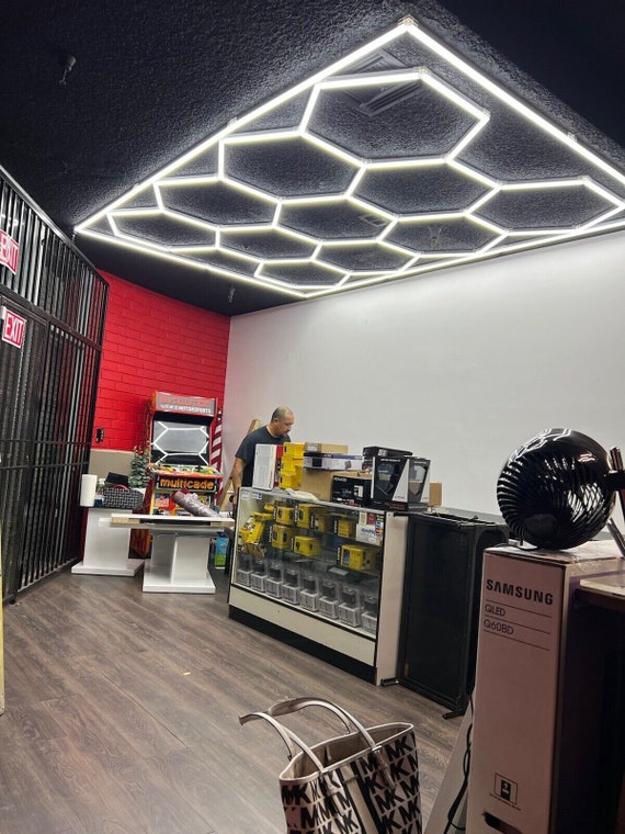 Eclairage garage LED : Equipez votre centre de Detailing
