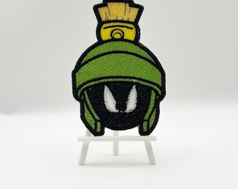 Space Warrior Alien Patch – Embroidered Iron-On – Retro Cartoon-Inspired Applique for Jackets & Cosplay