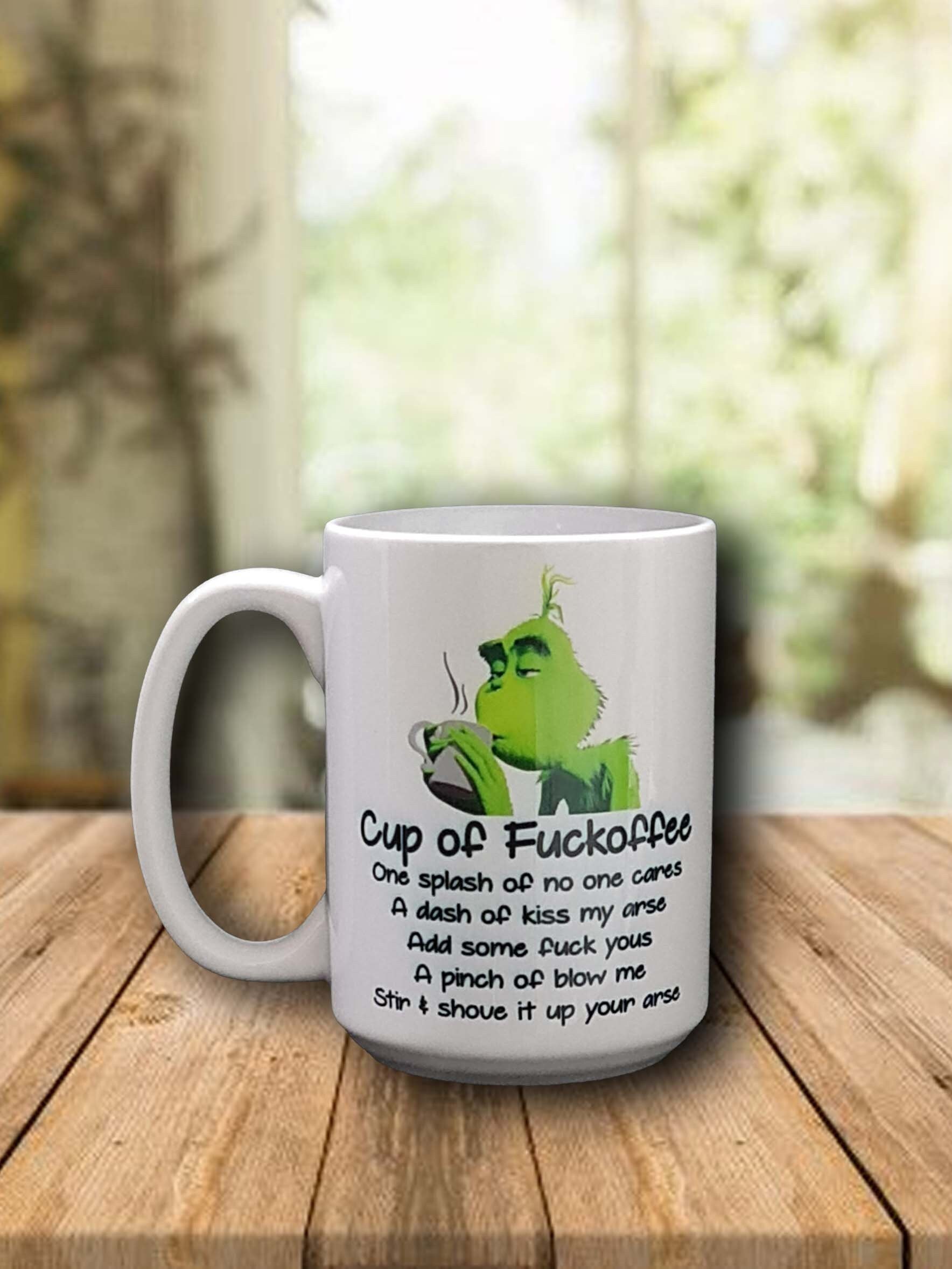 Tasse Grinch - 'All I Want For Christmas Is Ruhe!' - Lustige Weihnachtstasse Beidseitig Bedruckt, Spülmaschinenfest, 330 Ml, Grün