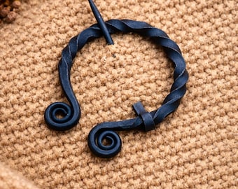 Broche Viking Anneau Penannulaire En Fer Forgé à La Main – Noir – WarriorsOutfit