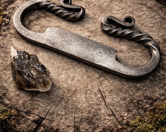 Hand Forged Twisted Fire Striker with Flint – Carbon Steel Bushcraft Fire Starter – Camping & Survival Tool