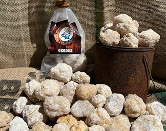 Geode cracking, Break your own geode, Crystals, Rocks, Educational activity, Gift for kids