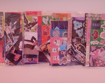 BTS Stickers + Fotokarten Set | 7 Packungen, 1 pro Mitglied | Fanmade k-pop