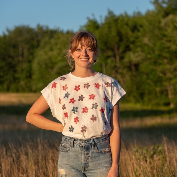 Flower Linocut Printed T Shirt Size Large