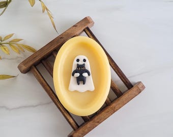 Halloween Mini Soaps, Ghost and Black Cat Guest Soap Gift, Small Batch Autumn Bed and Breakfast Favors, Festive Fall Airbnb Decor