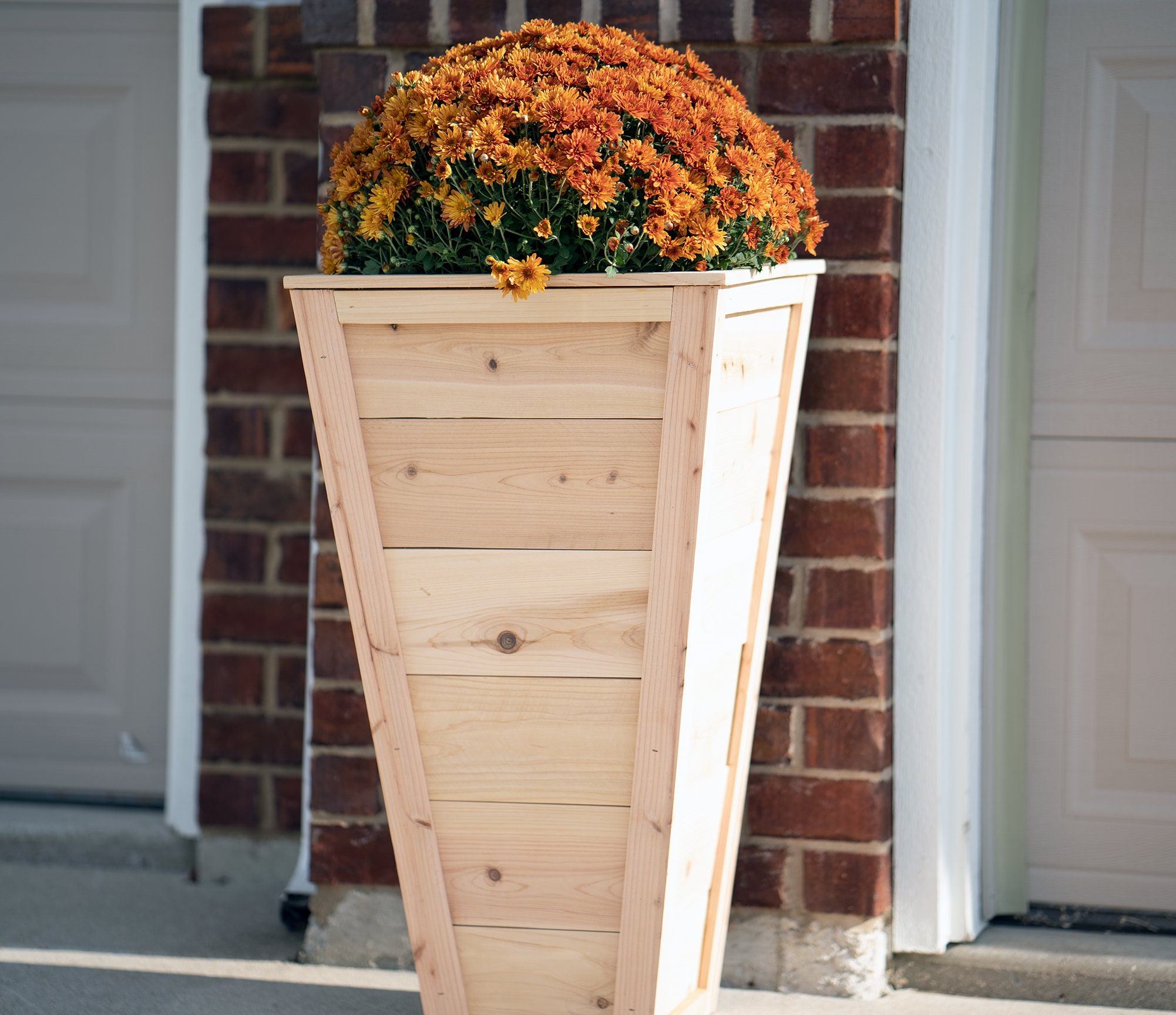 Modern Cedar Planter Stand: 32