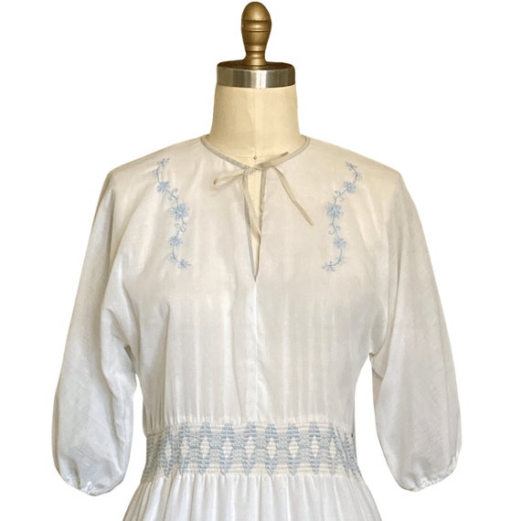 1970s Dress | Vintage 1970s White w/ Light Blue E… - image 3