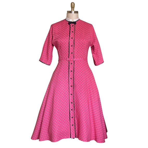 1950s Pink Dress | Vintage 50s Pink Black Trimmin… - image 1