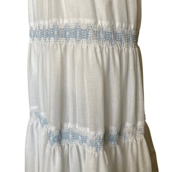 1970s Dress | Vintage 1970s White w/ Light Blue E… - image 7