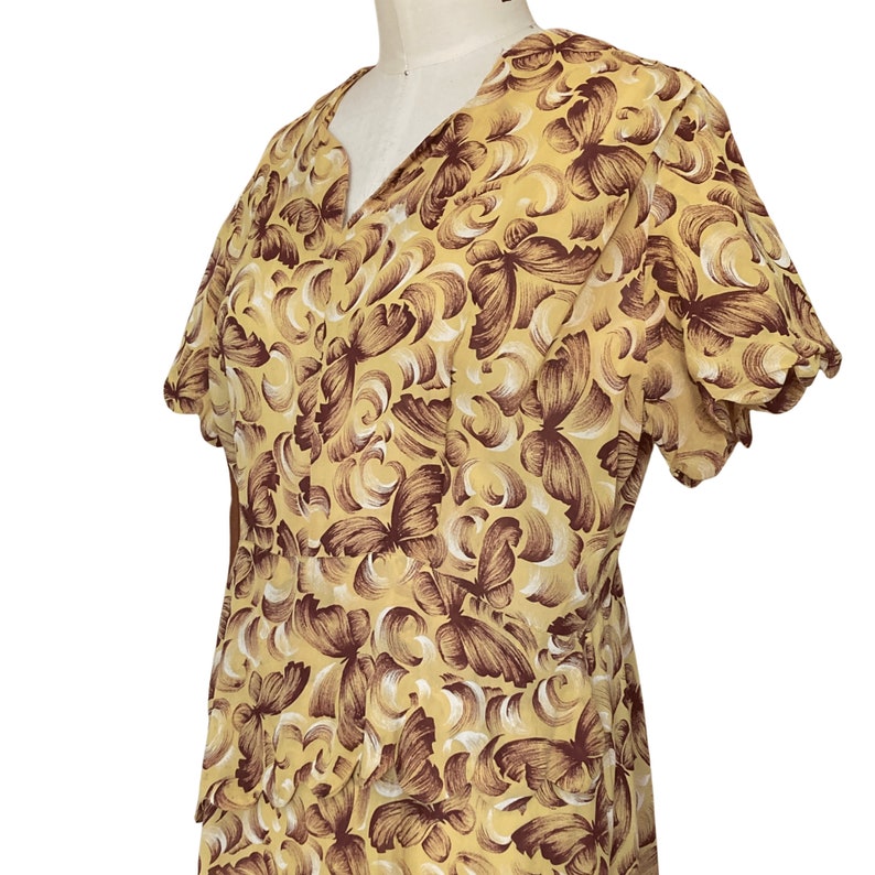 1940s Dress Vintage 1940s Yellow & Brown Butterfly Print Peplum Dress 1940s Vintage Novelty Print Cocktail Dress 1940s Peplum Dress image 4