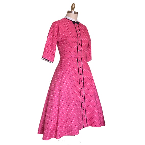 1950s Pink Dress | Vintage 50s Pink Black Trimmin… - image 2