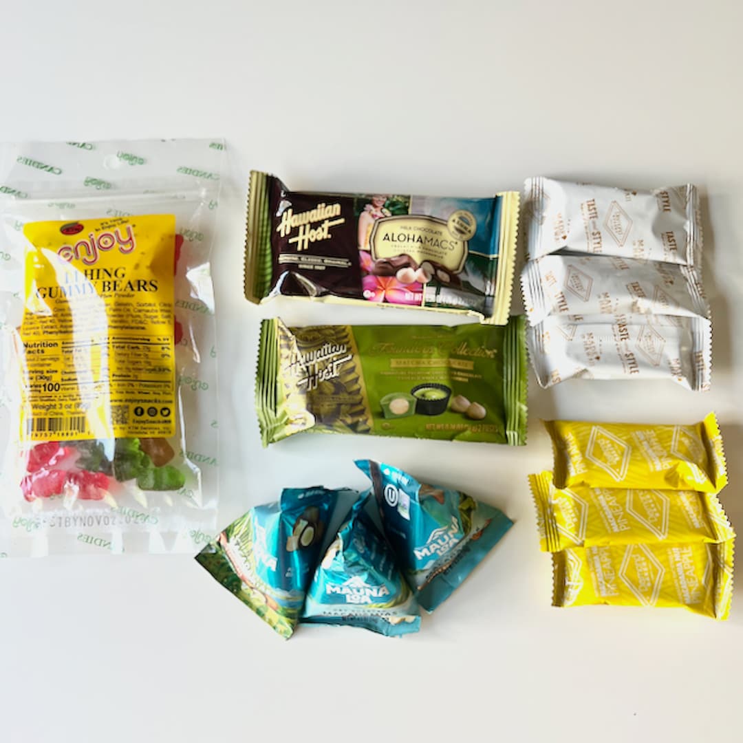 Hawaiian Sweets Box / Hawaii Chocolates, Candy, and Cookies / Snack Box