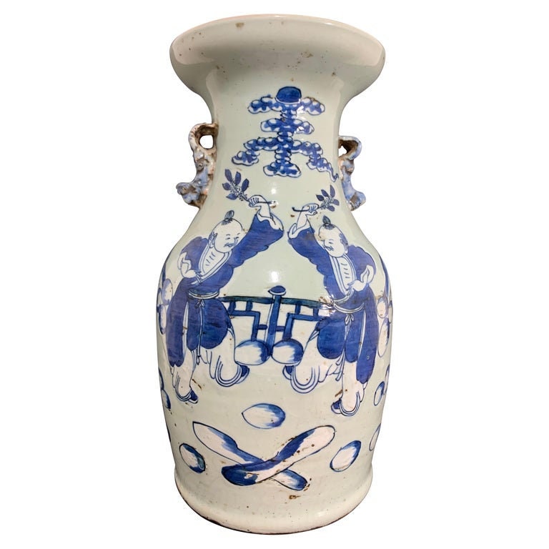 Vase Balustre en Porcelaine Blanc Bleu Chine 19Ème Siècle