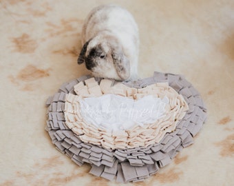Heart Fleece Snuffle Mat: Rabbit Slow Feeder Puzzle Toy | Malibu Gray