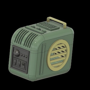 Puede incluir: Una radio portátil verde y beige con asa, rejilla de altavoz y panel de control con botones.