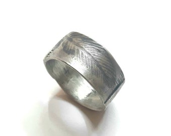 Bijoux créateur bague  anneau pour homme en argent massif brut plume pièce unique fait main