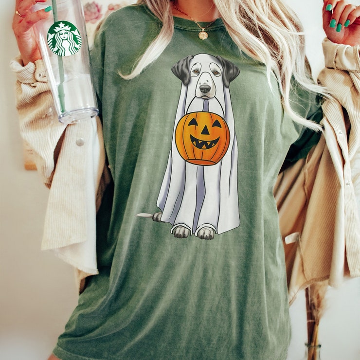 Dalmatian Halloween Comfort Colors Tee | Funny Halloween Dalmatian Wearing A Ghost Costume With Pumpkin Basket Unisex T-Shirt