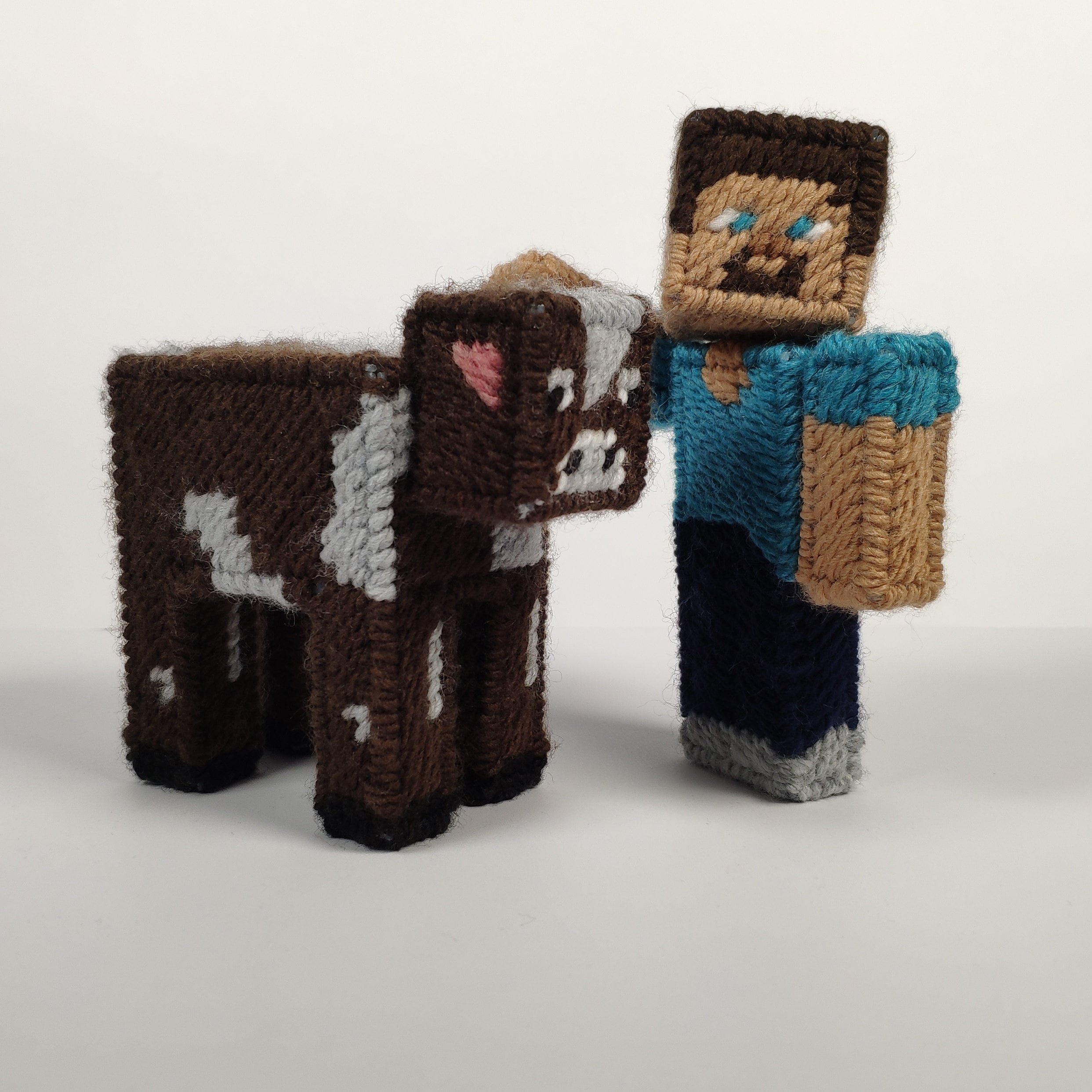 Minecraft cow plastic canvas pattern, download pdf, gamer desk decor