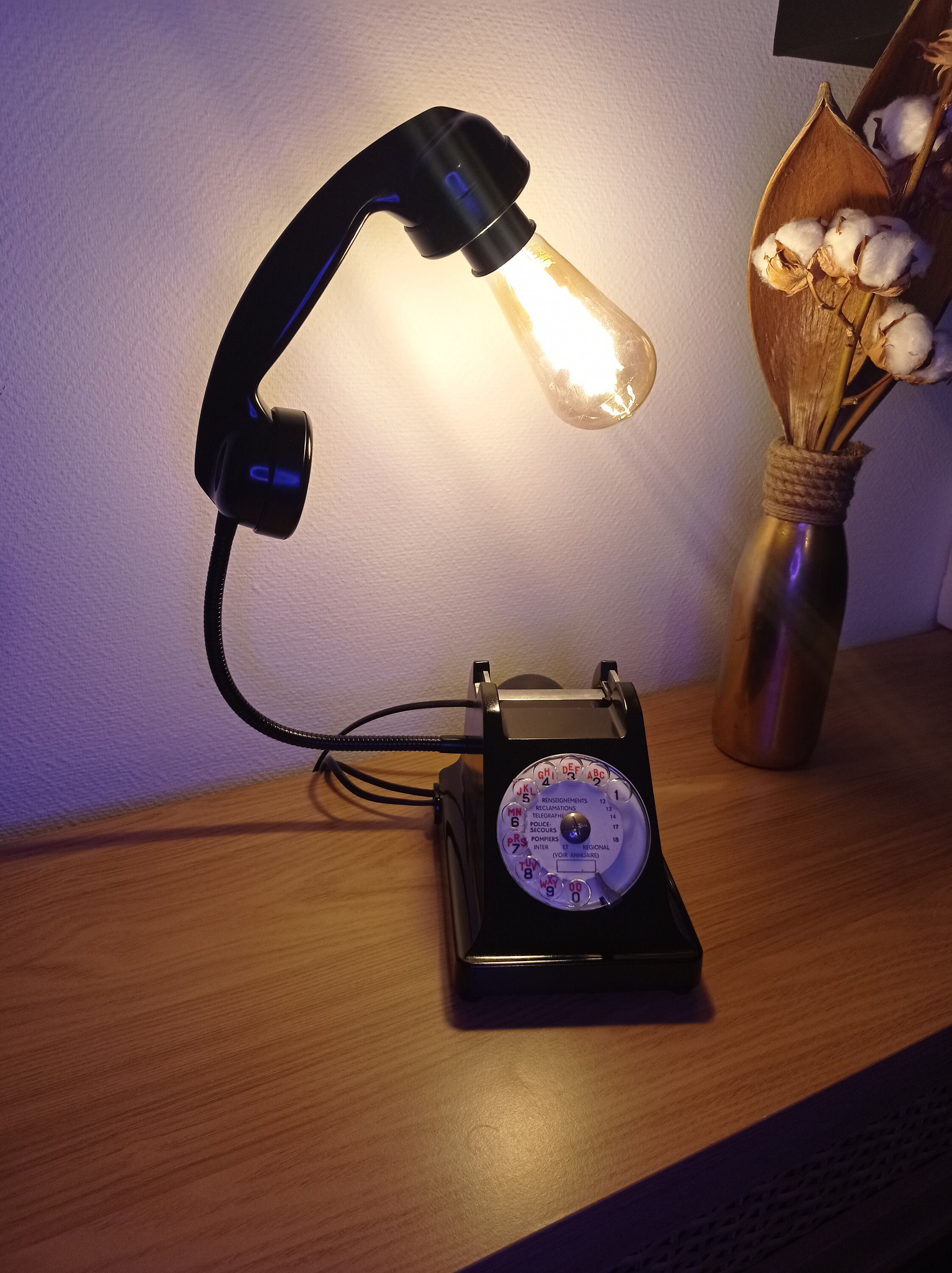 Lampe Téléphone Rétro Vintage en Bakélite Noire U43 Ericsson 1963