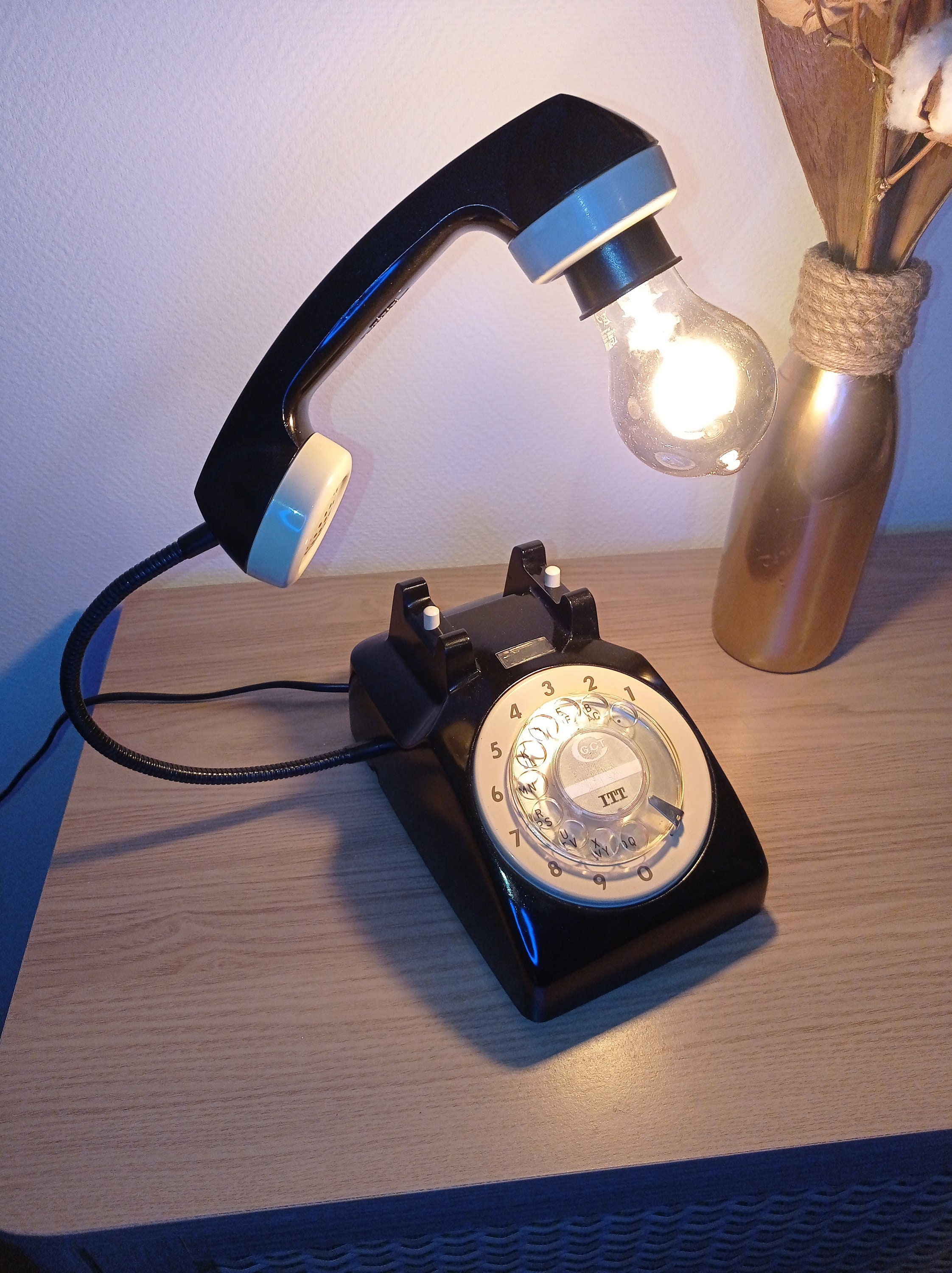 Lampe Téléphone Vintage Noir Métallisé et Beige Itt 1970