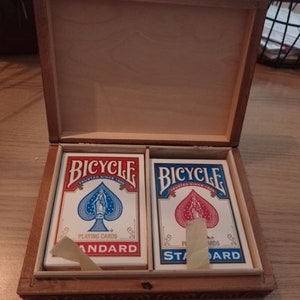 Boîte en bois sculpté pour 2 jeux de cartes