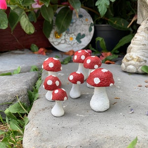 Mini Concrete Mushrooms