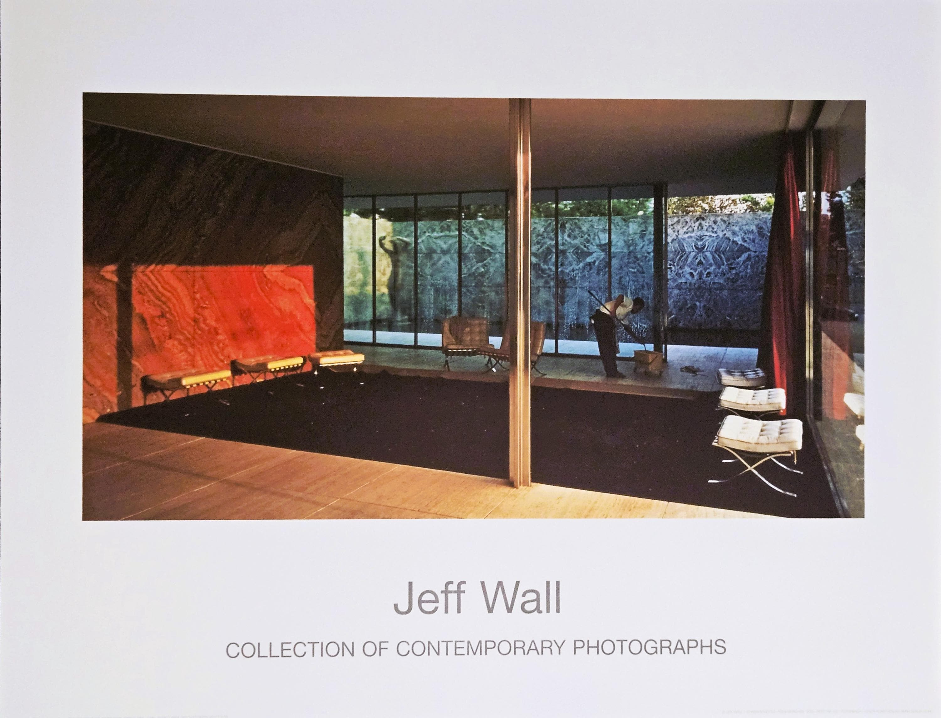 Jeff Wall "Ochtendschoonmaak, 1999" Vintage poster. ©2002 Jeff Wall # Fotografie # Hedendaagse kunst #