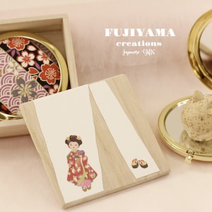 Japanese chiyogami purse mirror,Make up Mirror,compact mirror,bridesmaid gift,wedding gift,Valentine Gift,Gift for her.Girlfriend gift,D150