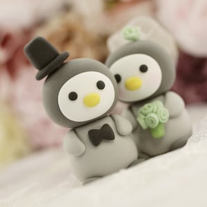 penguin wedding cake topper,handmade penguin couple cake topper,love birds cake topper,birthday cake topper,bride and groom cake topper