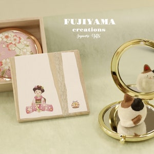 Japanese chiyogami purse mirror,Make up Mirror,compact mirror,bridesmaid gift,wedding gift,Valentine Gift,Gift for her.Girlfriend gift,D149