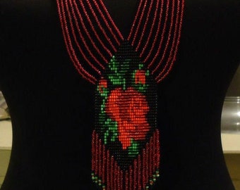 Rose fleur rouge perlée, collier ukrainien, collier de perles Gerdan avec motif national ukrainien en ukrainien traditionnel, avec boucle d'oreille gratuite