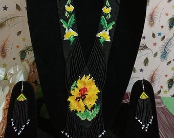 Fleur jaune et noire perlée, collier ukrainien, collier de perles Gerdan avec motif national ukrainien en ukrainien traditionnel, avec boucle d'oreille