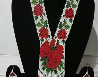 Fleur rouge, collier ukrainien, collier de perles gerdan avec motif national ukrainien en ukrainien traditionnel, avec boucle d'oreille gratuite