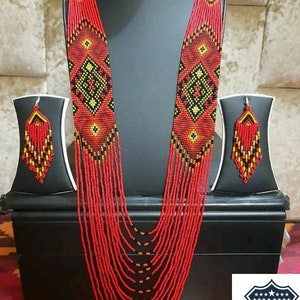Collier Gerdan ukrainien rouge | Chunky| | ethnique Tribal,Collier | | unique Collier femme africaine, Collier de perles de graines, Multicolore, avec boucle d’oreille