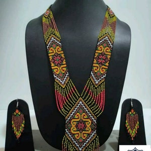 Colar gargantilha com contas artesanais africanas | Robusto | Étnico | Tribal | Colar Multicor | Único | Colar Mulher Africana com Brinco