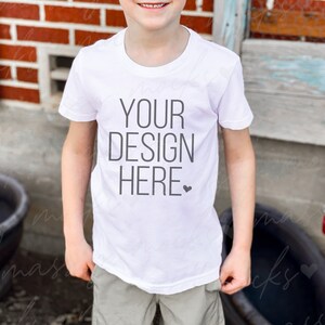Modelo de camisa infantil | Maquete de camiseta branca | Maquete de criança | Maquete de fazenda | Maquete de camisa de menino | Maquete juvenil Bella Canvas | Maquete 3001y