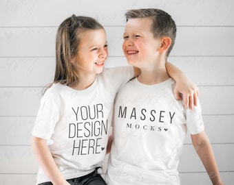 Kids Bella Canvas 3001y Shirt Mockup: Geschwisterpaar (Digitaler Download)