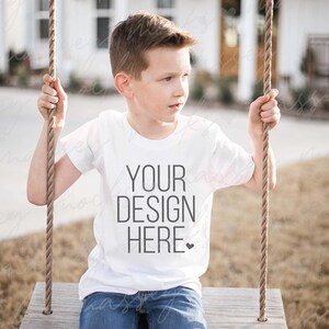 Maquete de camisa de menino | Maquete juvenil Bella Canvas | Modelo de camisa infantil | Maquete de camiseta branca | Maquete de criança | Maquete de fazenda | Maquete 3001y
