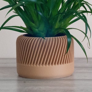 Fluted Planter Pot, minimalist design, indoor plant pot, 3D Printed, home décor, eco-friendly, mother’s day gift, many colours and sizes