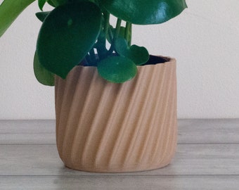 Fluted Planter Pot,3D Printed, modern design, indoor plant pot, original home décor, eco-friendly, mother’s day gift, many colours and sizes