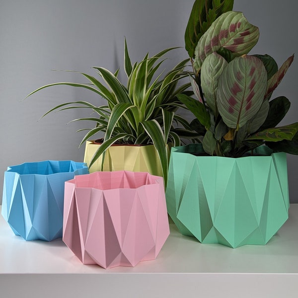 3D Printed Planter Pot, modern design, indoor plant pot, original home décor, eco-friendly, mother’s day gift, different colours and sizes