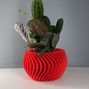 Minimalist Fluted Planter Pot, indoor plant pot, 3D Printed, home décor, eco-friendly, mothers day gift, many colours and sizes Red