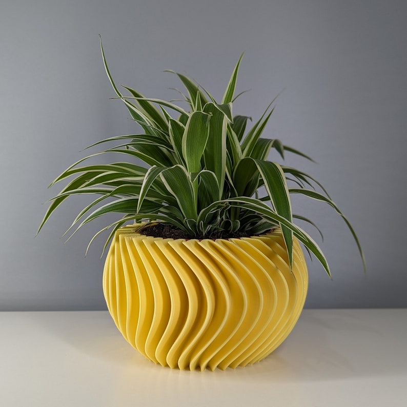 Minimalist Fluted Planter Pot, indoor plant pot, 3D Printed, home décor, eco-friendly, mothers day gift, many colours and sizes Yellow