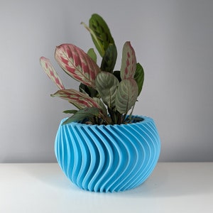 Minimalist Fluted Planter Pot, indoor plant pot, 3D Printed, home décor, eco-friendly, mothers day gift, many colours and sizes Blue